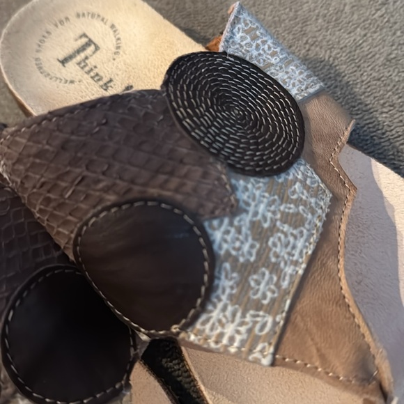 THINK! Brown Leather Birkenstock Sandals Flip Flops Size 39/8.5 (TD) - Picture 5 of 12